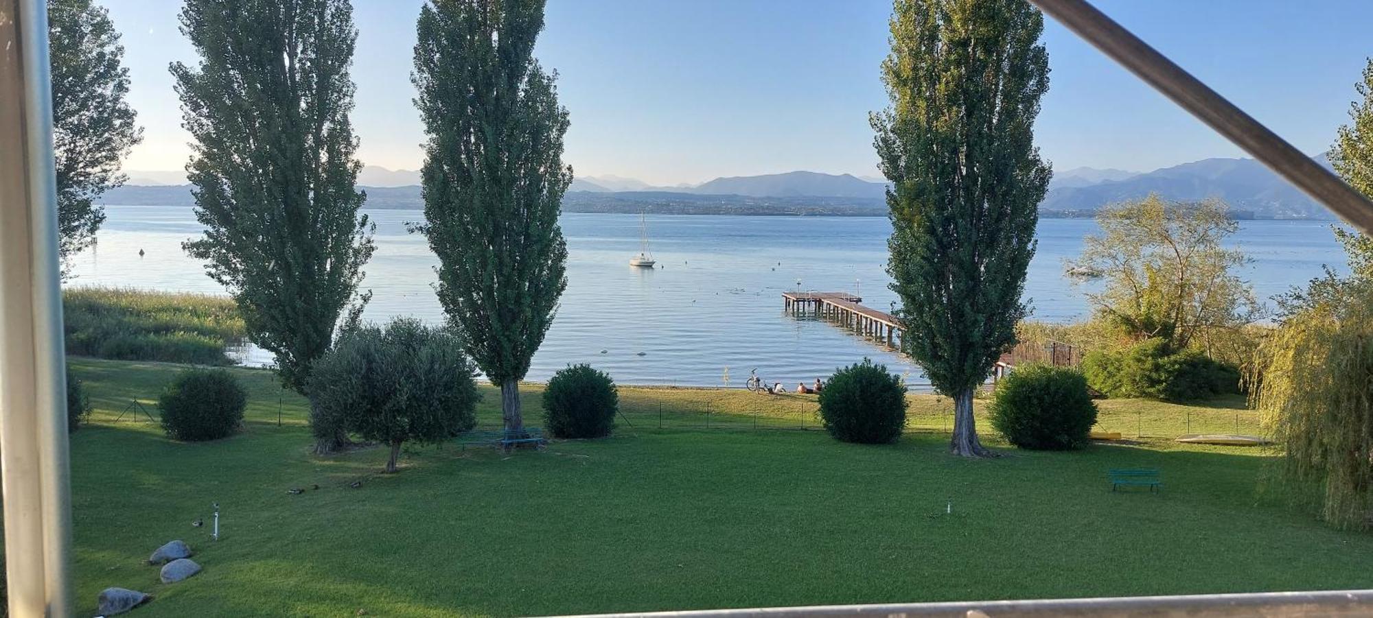 Lago Blue Apartment Sirmione Ngoại thất bức ảnh