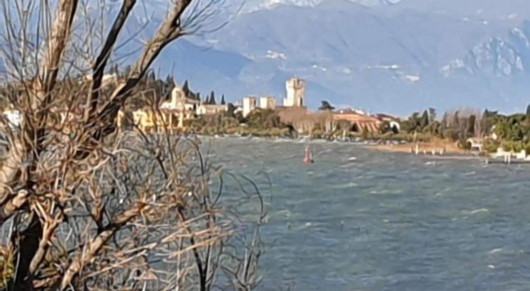 Lago Blue Apartment Sirmione Ngoại thất bức ảnh