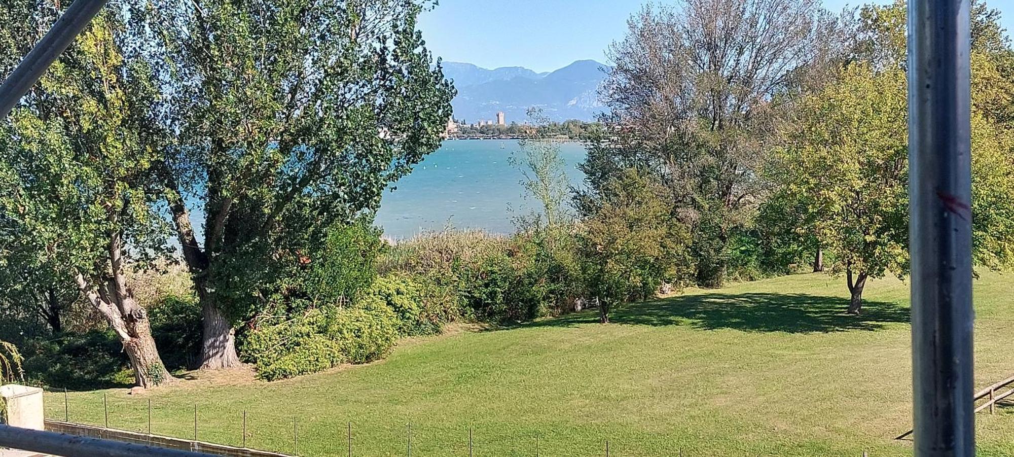 Lago Blue Apartment Sirmione Ngoại thất bức ảnh
